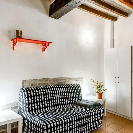 Guesthost - Borgo Della Posta Monolocale In Centro Parma